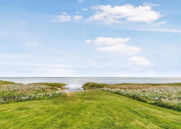 8 Person In * Hadsund